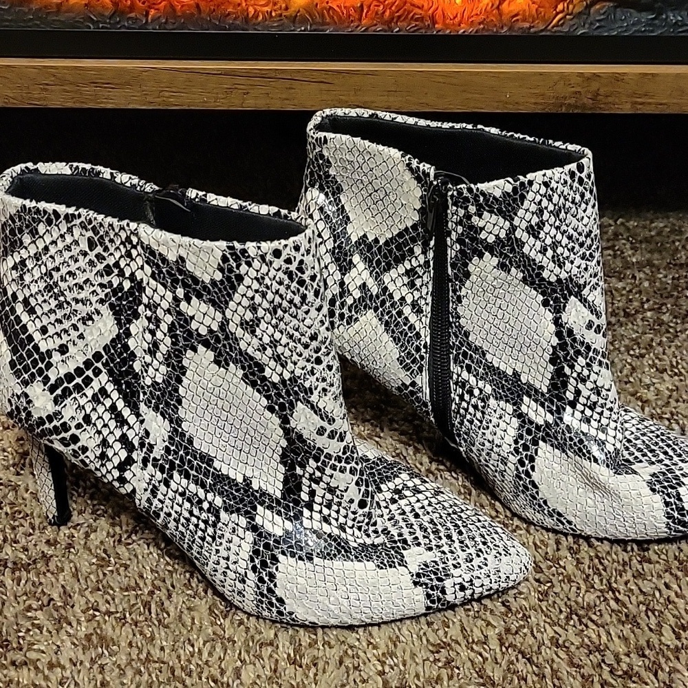 Snakeskin Ankle Boots side zip size 7 - Picture 7 of 11